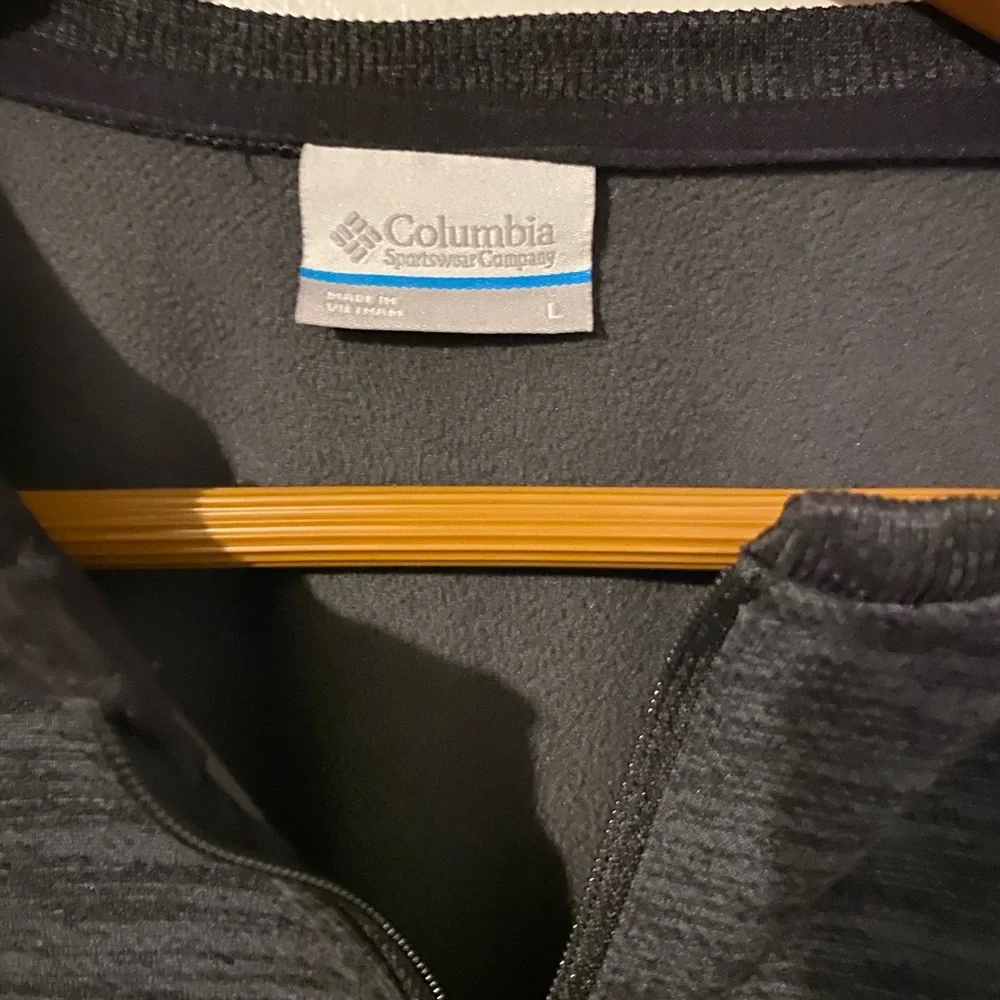 Columbia Shirt - Picture 3 of 6